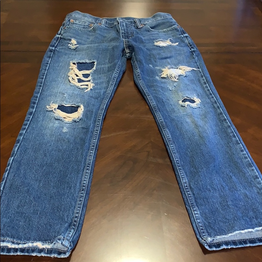 LEVI JEANS